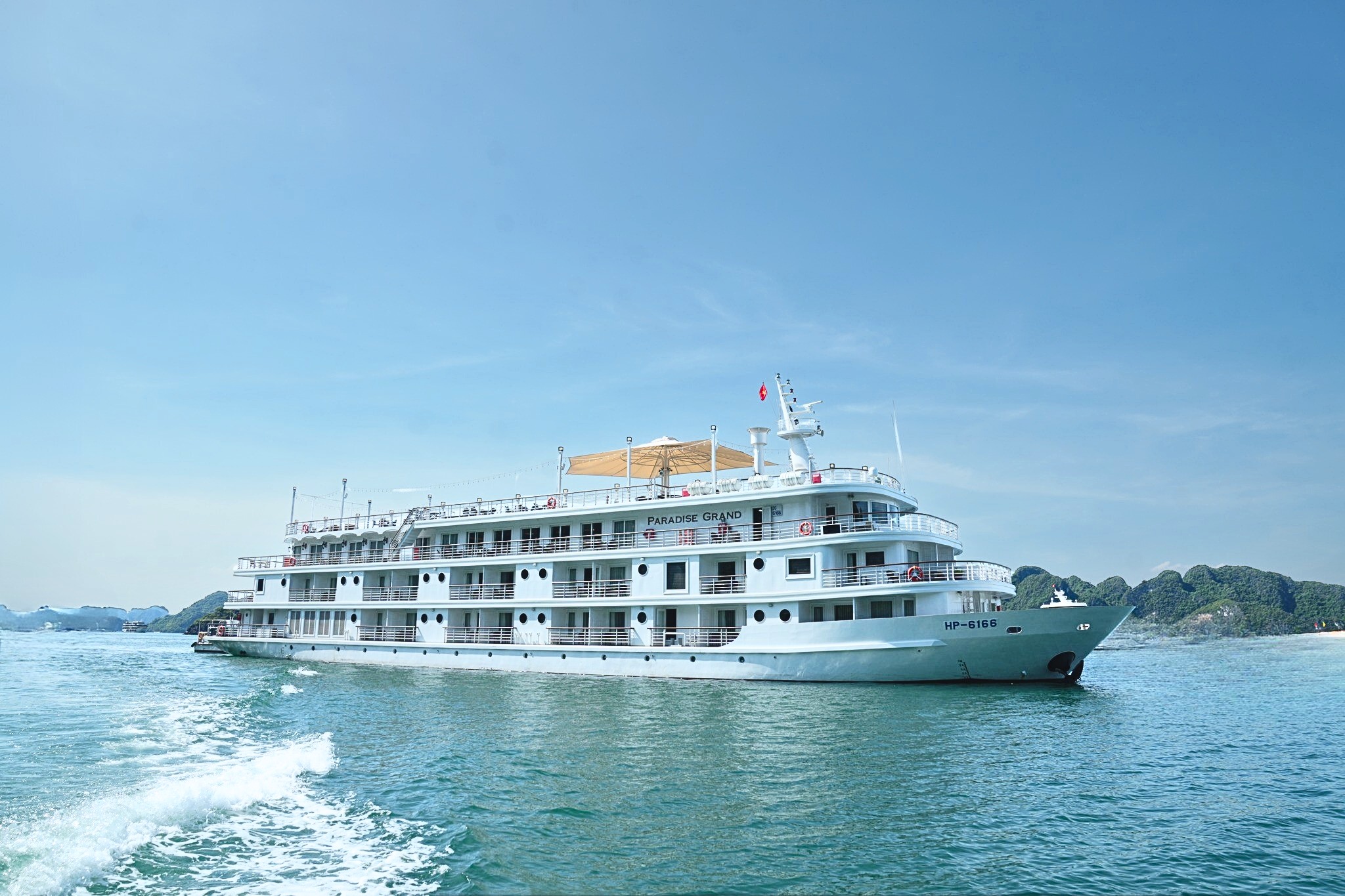 Paradise Grand Cruise