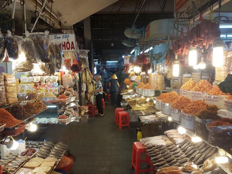 Dried goods and local ingredients