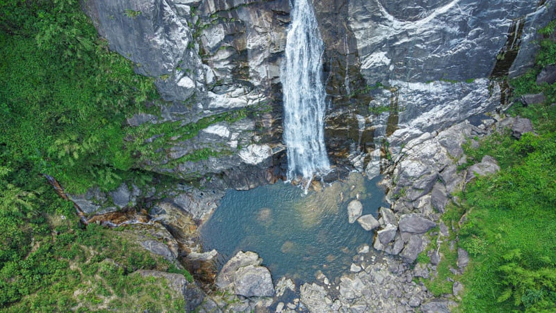 Seo Trung Ho Waterfall