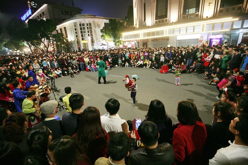 Street performers