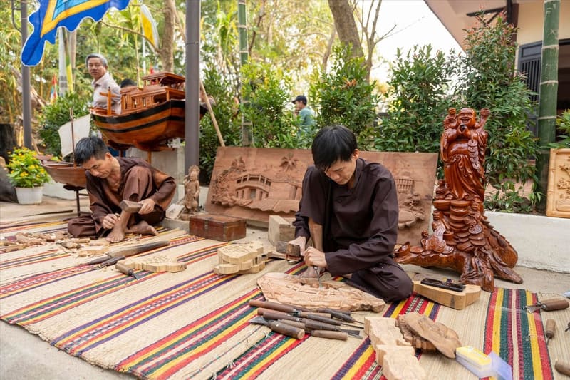 Kim Bong Carpentry Village