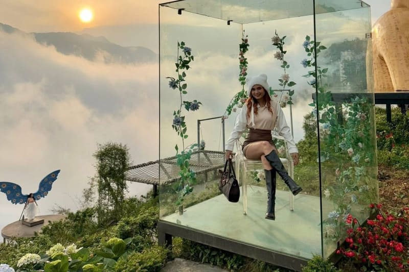 Flower Glass Cage