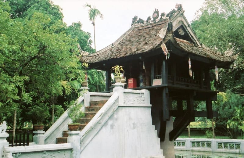 One Pillar Pagoda Hanoi: History, Architecture & Tips