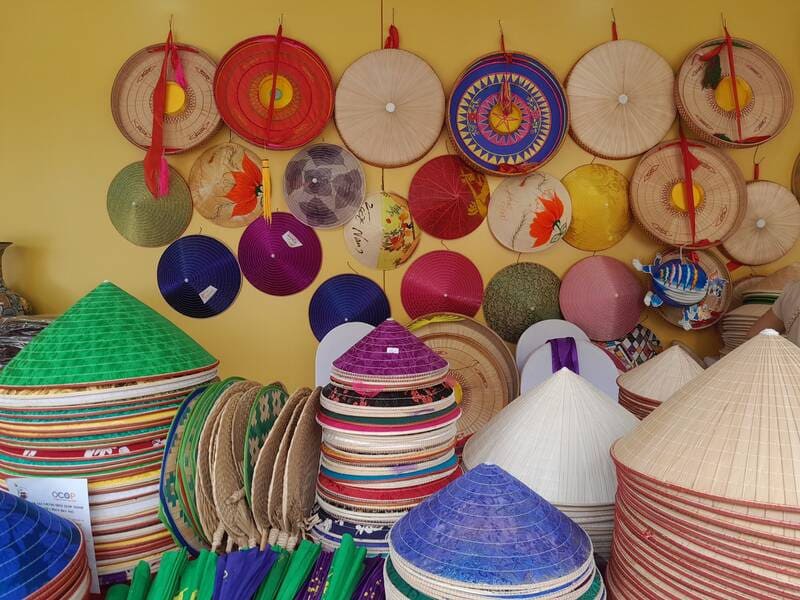 Conical hats (Nón lá)