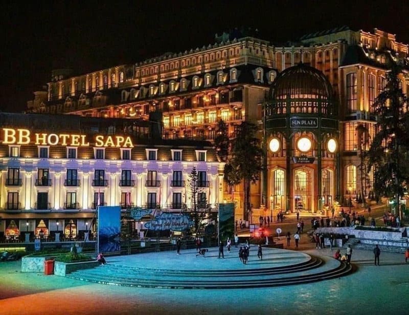 Sun Plaza lights up at night