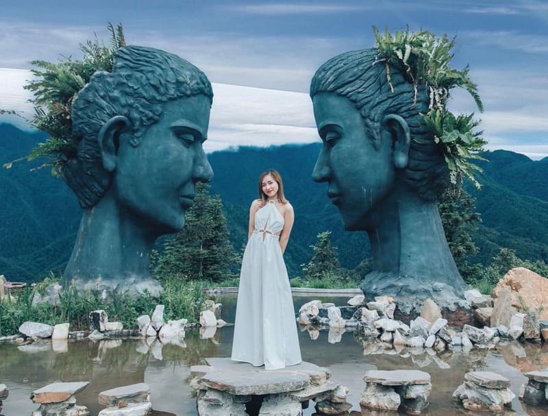 The K'lang–H'Biang statues