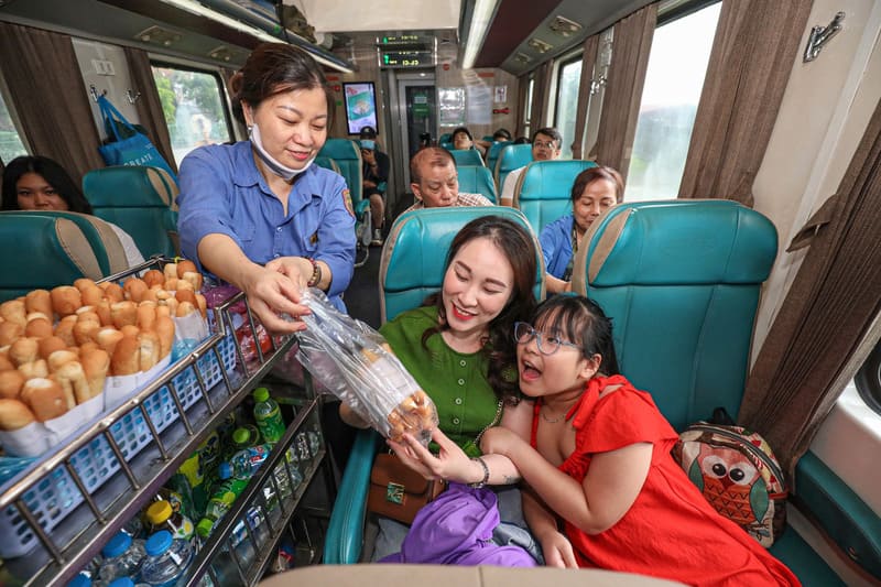 Snacks and drinks in Vietnam trains