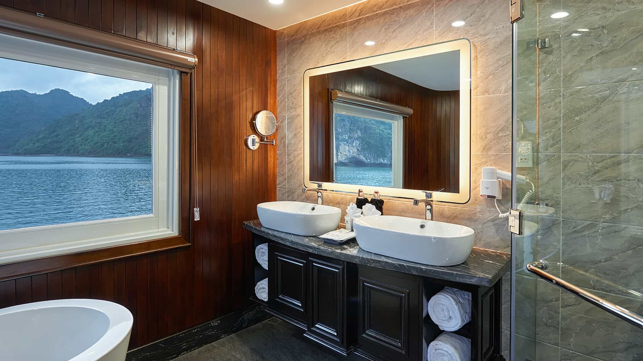 Captain’s View Grand Suite