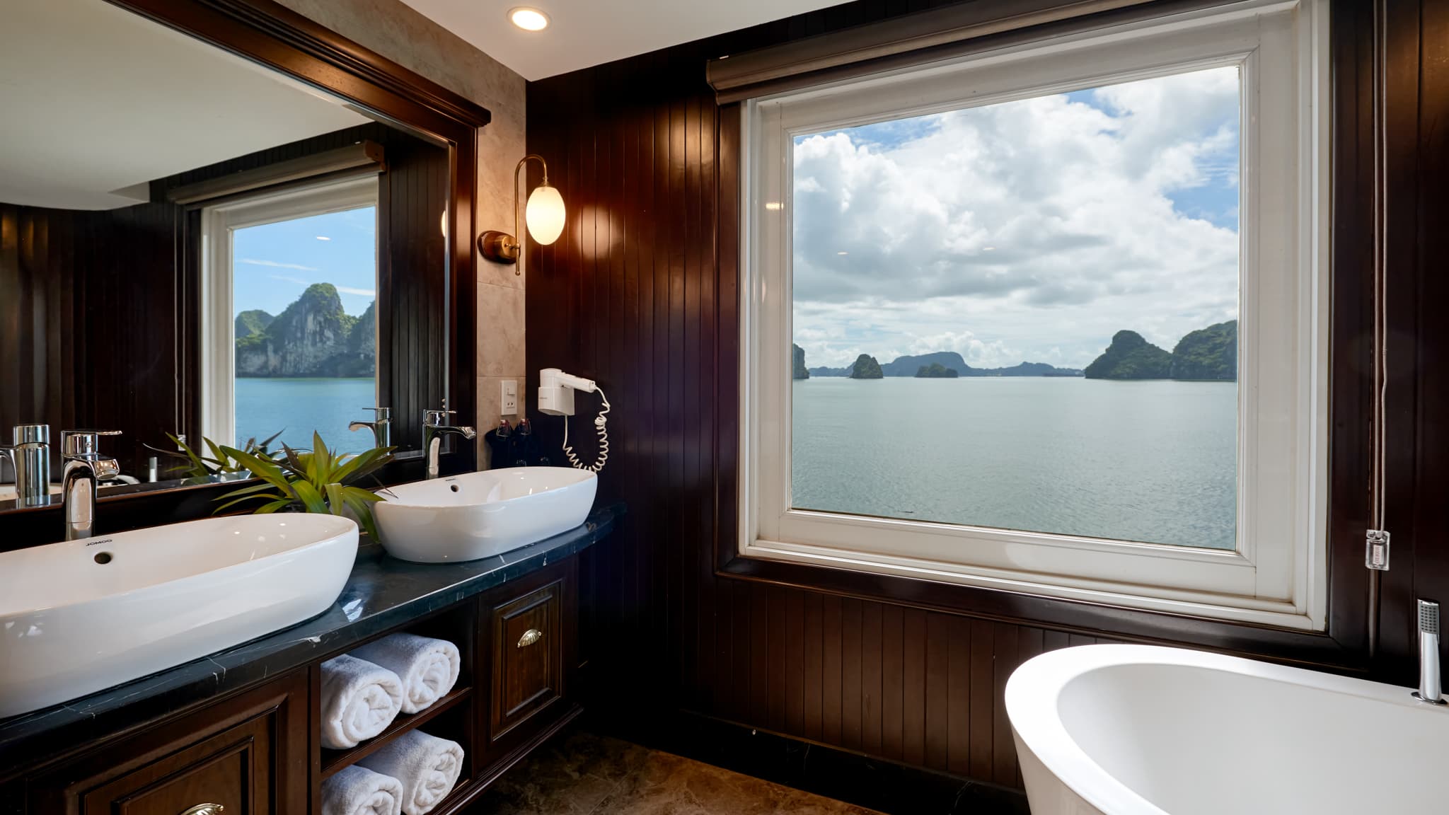 Captain View Terrace Suite