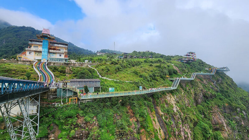Sapa Glass Bridge: Location, Ticket Fees & Things to Do