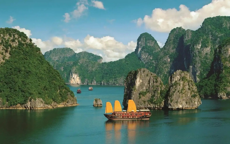 The scenery of Ha Long Bay in winter