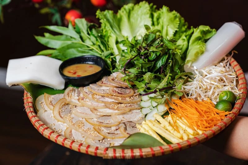 Beef spring rolls (Bo Cu Chi Cuon)