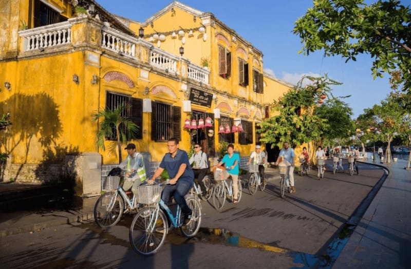 Cycle in Hoi An Old Town