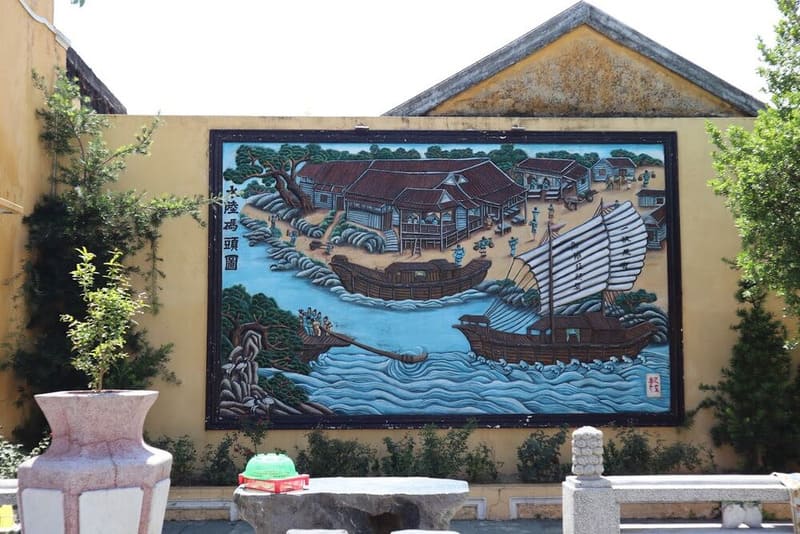 Hoi An’s maritime trading past mural
