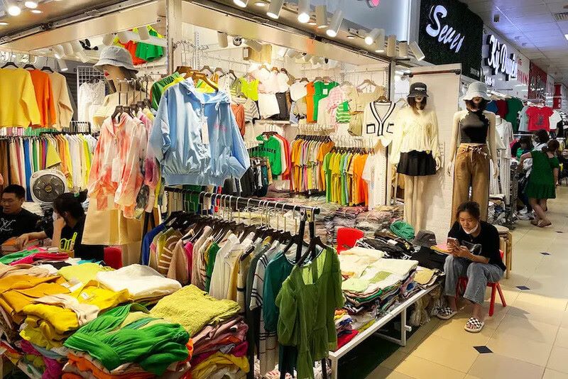 Shop fashion at Han Market