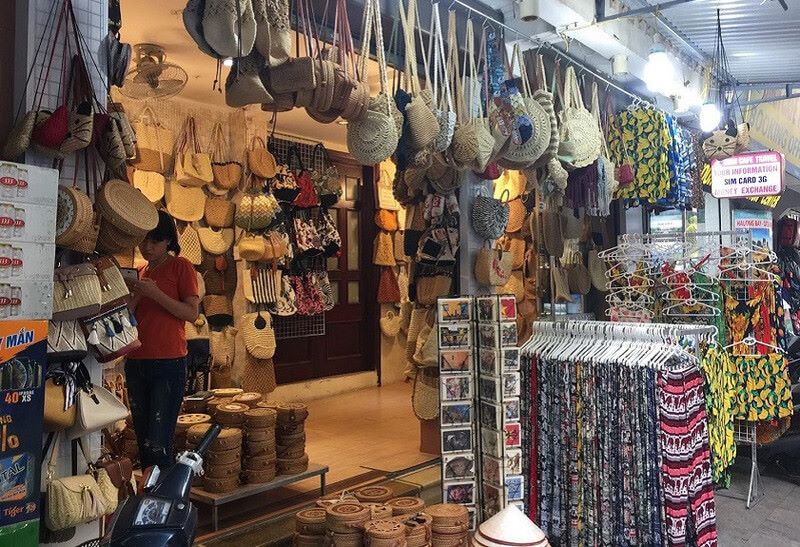 Traditional handicrafts at Han Market
