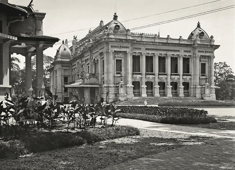 The Hanoi Opera House in 1901-1911