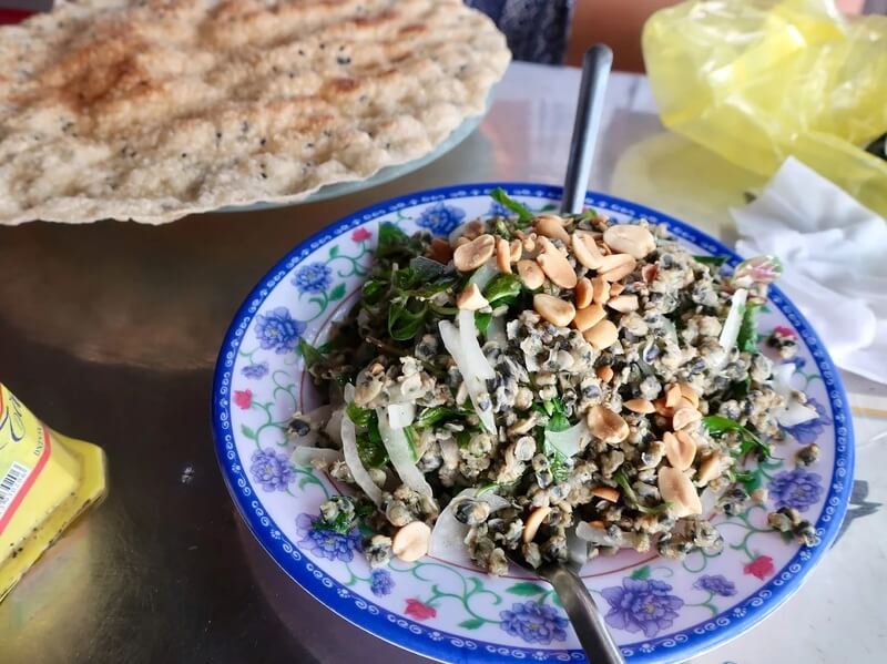 Clam Salad (Hen Tron) & Banh Dap Hen Xao