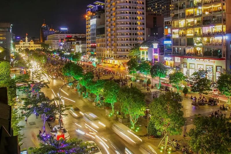 Nguyen Hue Street at night