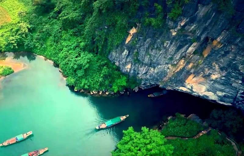 Phong Nha Ke Bang Cave