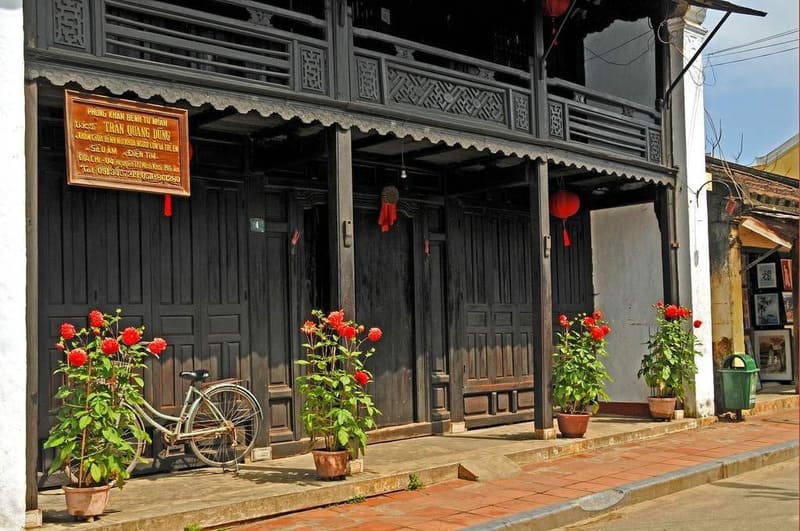 Phung Hung Old House