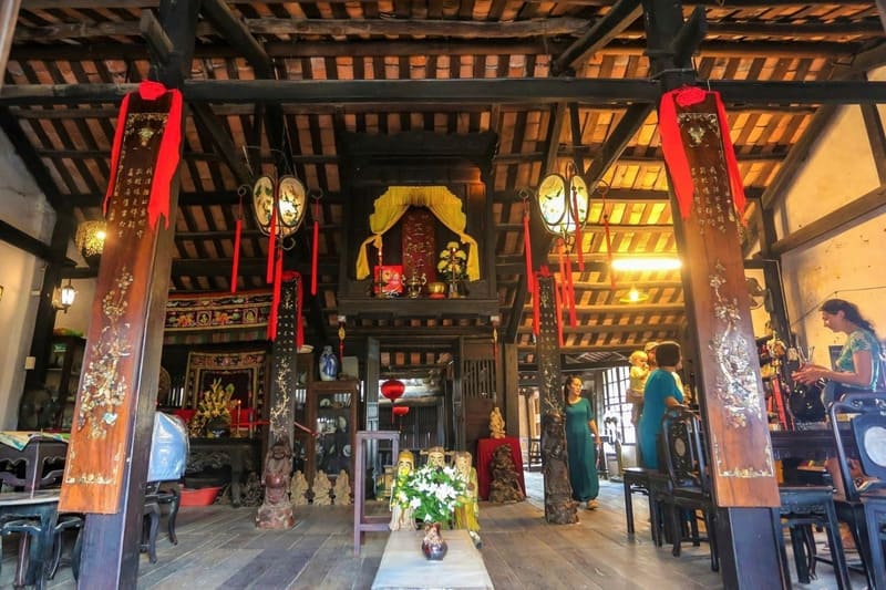 The first floor Phung Hung Old House