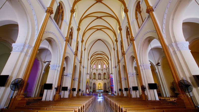 Architectural style of Notre Dame Cathedral