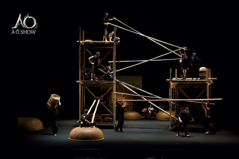 À Ố Show