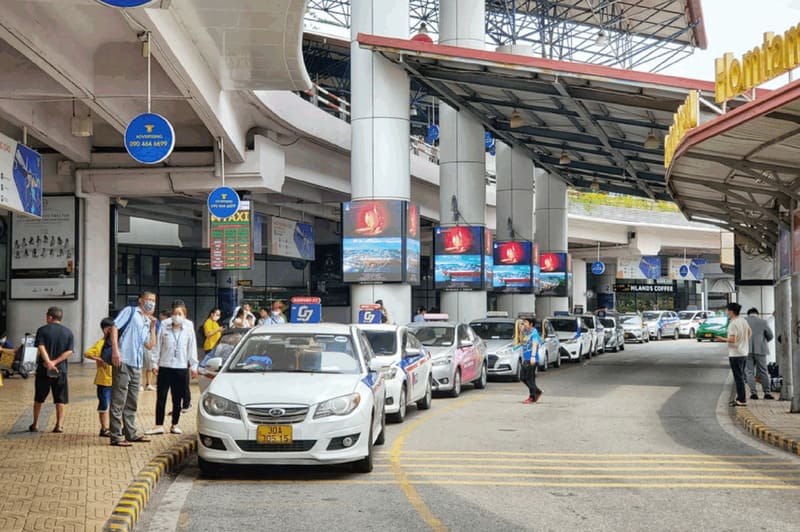 Traditional taxis at Noi Bai Airport