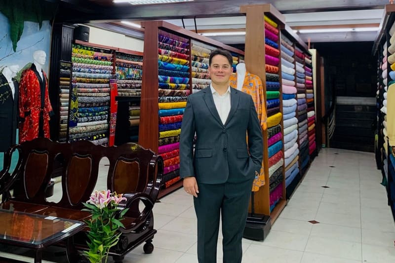 Get tailor-made clothes in Hoi An