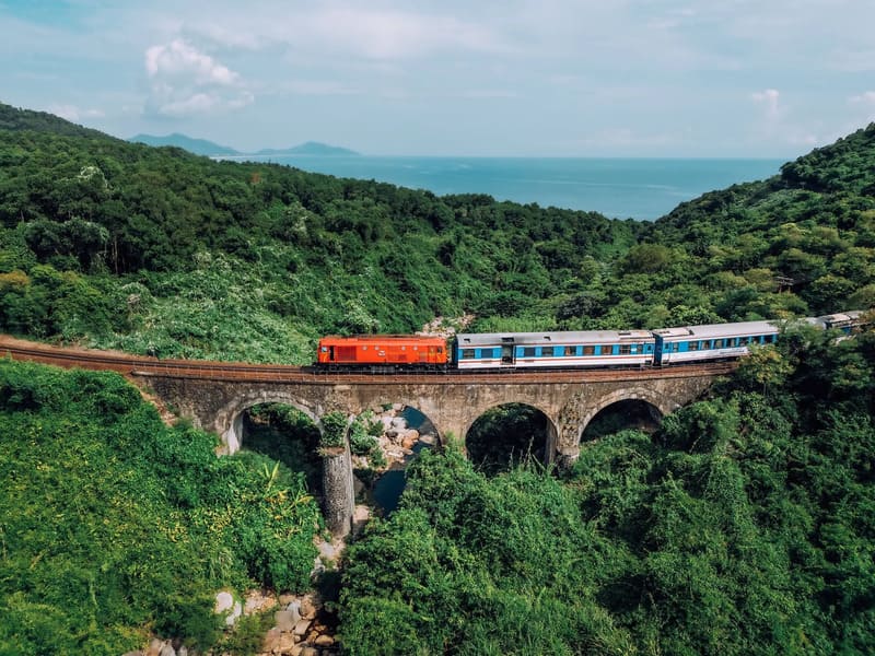 Vietnam train