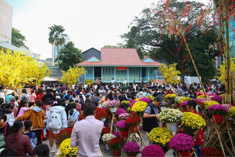 Flower market in the days before Tet