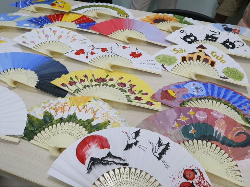 Hand fans