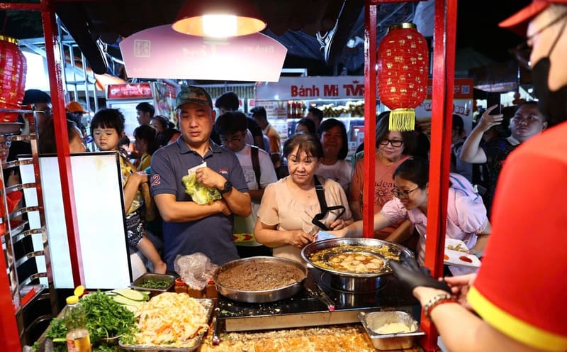 Vietnamese street food