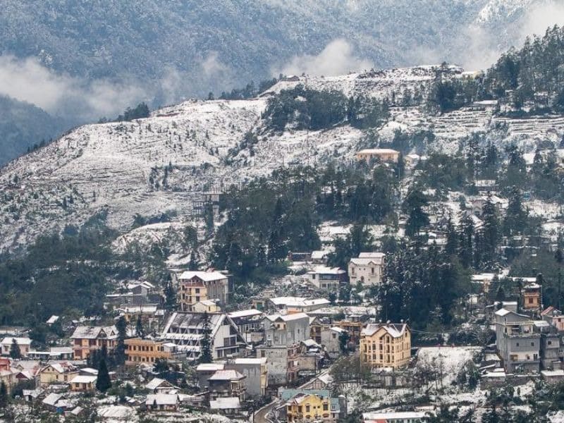 Snow blankets Sapa