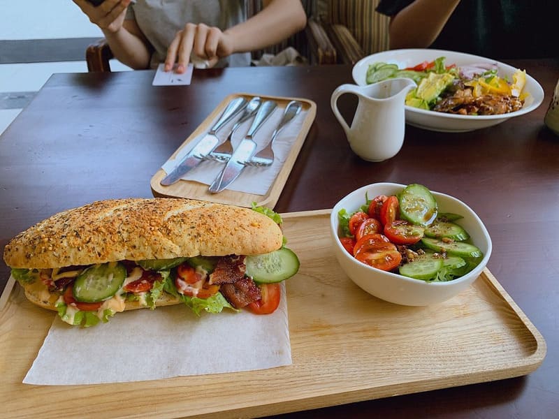 Eco Green Cafe & Bistro