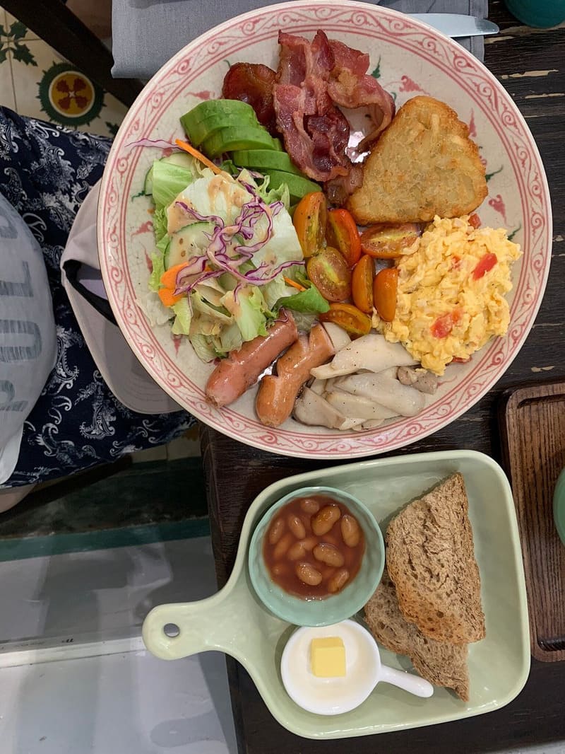 Big breakfast at Voi’s Kitchen