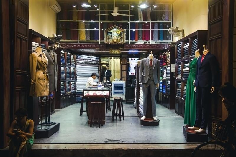 best-things-to-do-in-hoi-an-19 Get tailor-made clothes in Hoi An