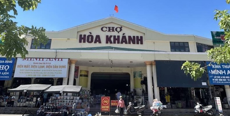 Hoa Khanh Market