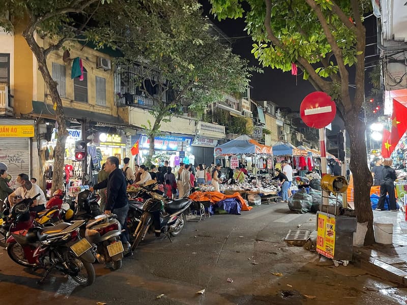 Hang Ngang night market