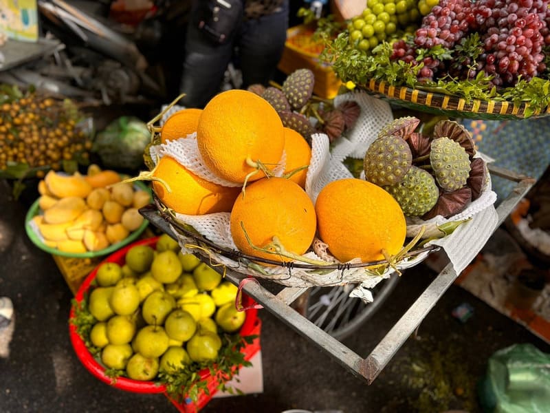 Long Bien market