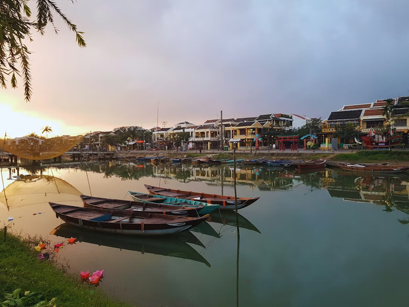 Sunrise on Thu Bon River