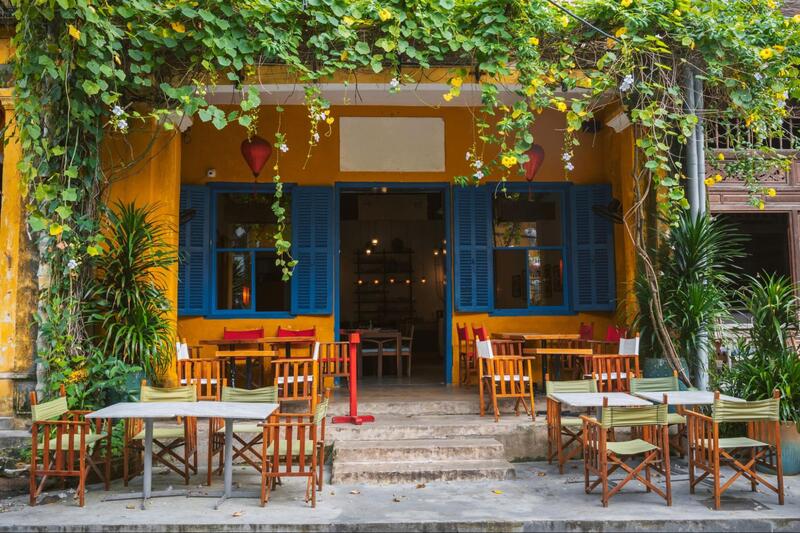 A cozy coffee shop