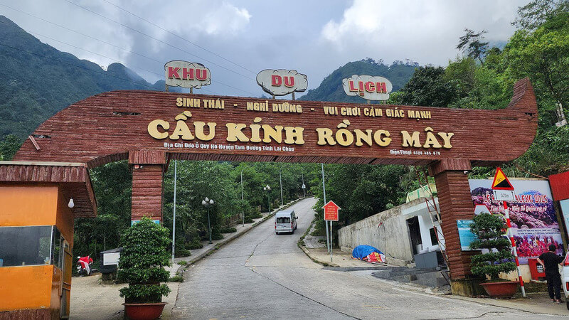 Sapa Glass Bridge gate