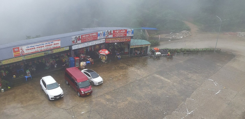 Rest stop near Sapa Glass Bridge